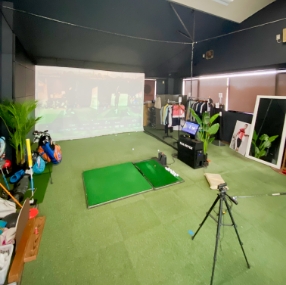 シミュレーションゴルフ インドアレッスン PAR SEVEN